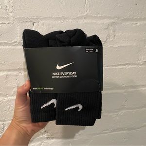 NEW Nike Dri-Fit Crew Socks (6 pairs)